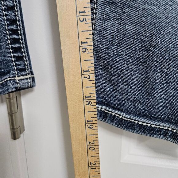 MISS ME Capri Jeans Women's 26 (29x19) Blue Low-Rise Sequin Embroidered EUC - Picture 9 of 11